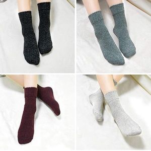5 pair women’s wool socks